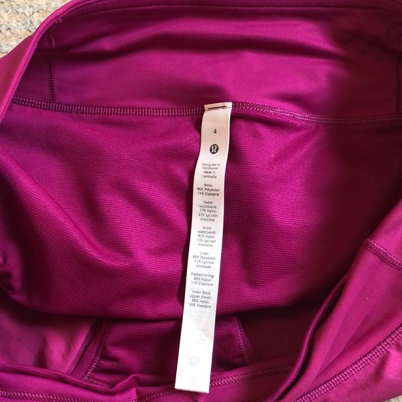 Lululemon Ripened Raspberry shorts size 4 2.5 - Picture 3 of 3